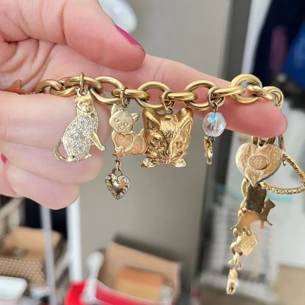 VTG Kirk’s Folly Gold Tone Cat Charm Bracelet Hearts Crystals 8” - Picture 5 of 14